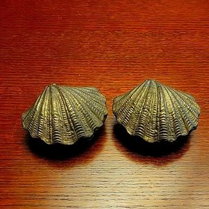 Metal clam shell votive candle holders
